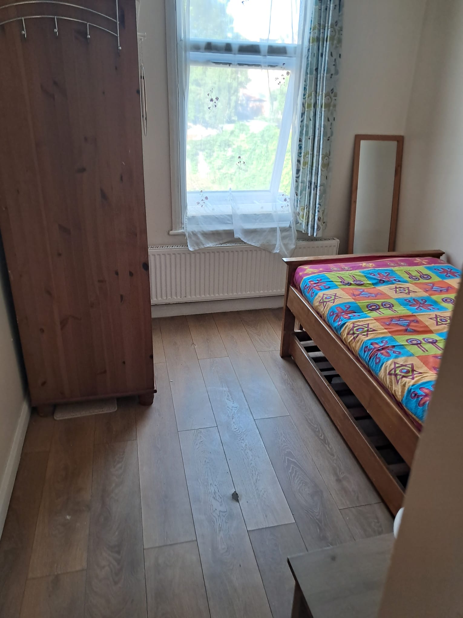 Large Furnished Single Room in Shared House – Thurso St, SW17 | Bills Included