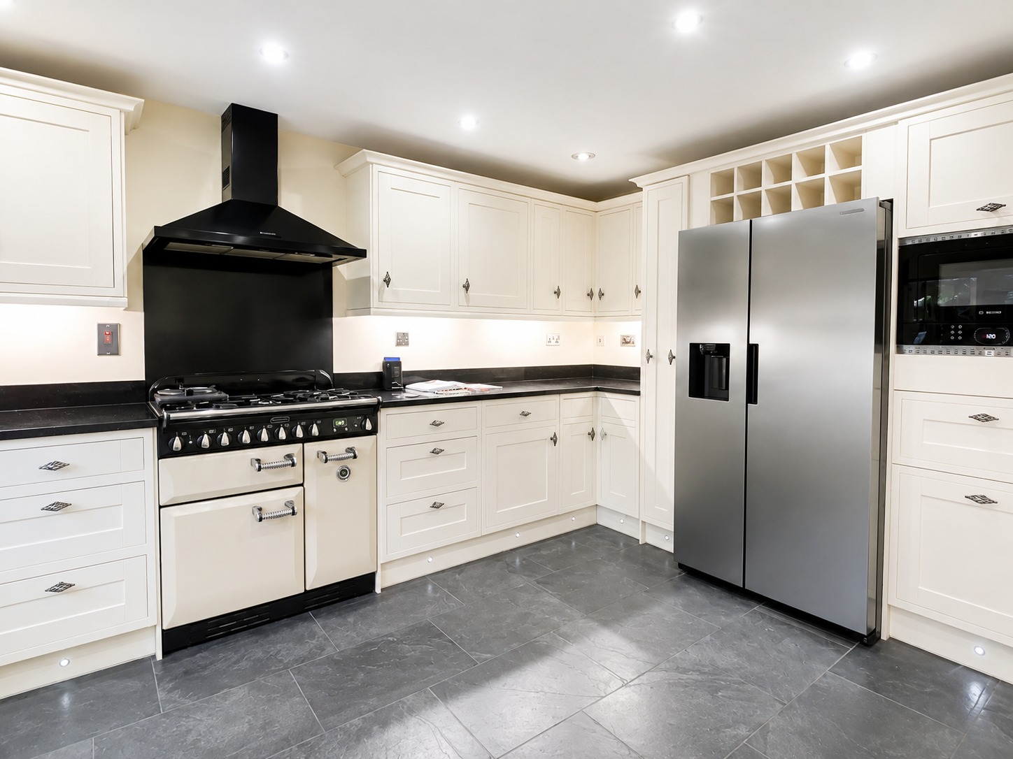 5-Bedroom Unfurnished Terraced House with 3-Car Driveway & Garden – Mount Park Avenue, CR2