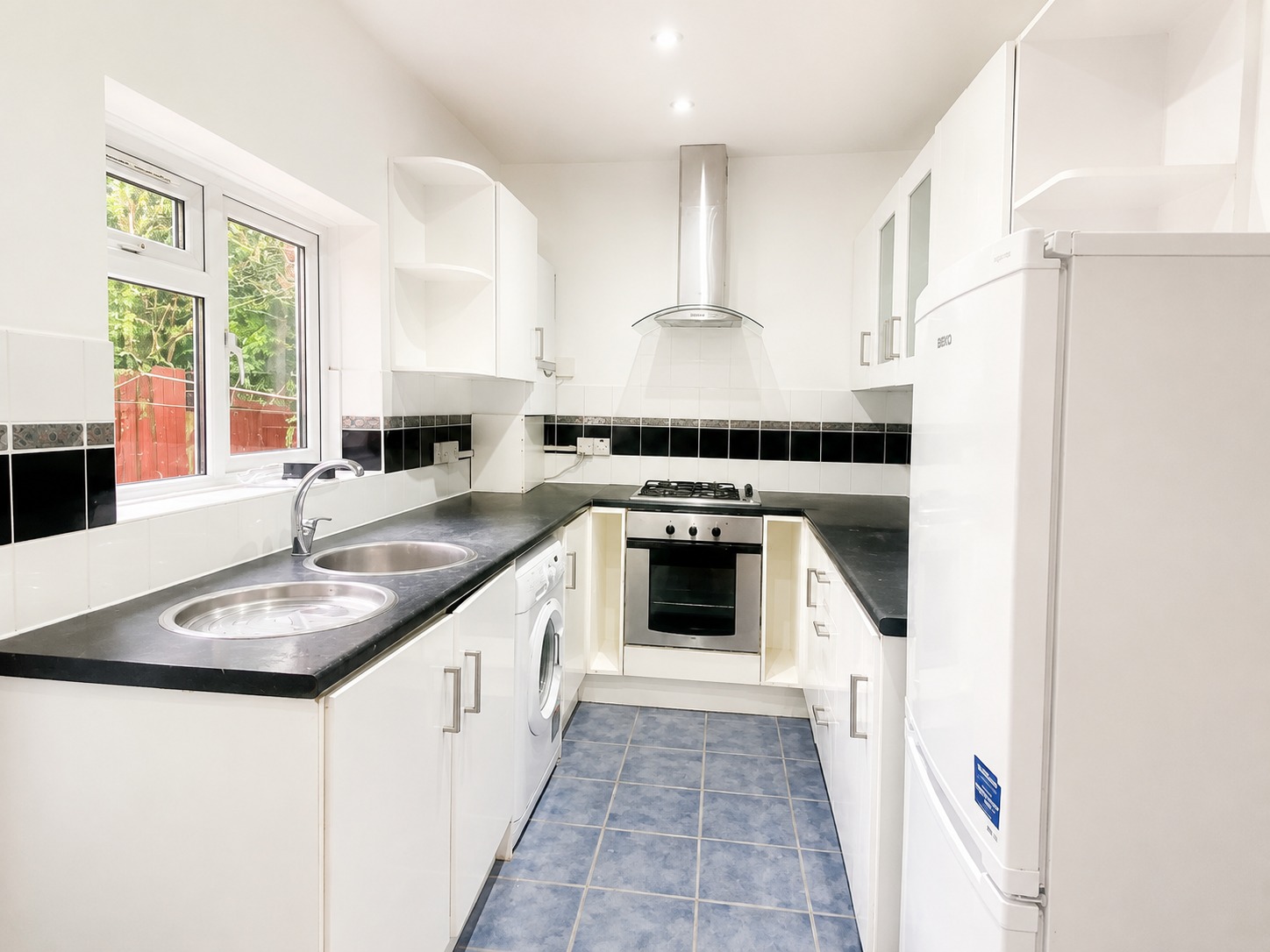 2 Bedroom Ground Floor Flat with Private Garden – Norwich Road, CR7