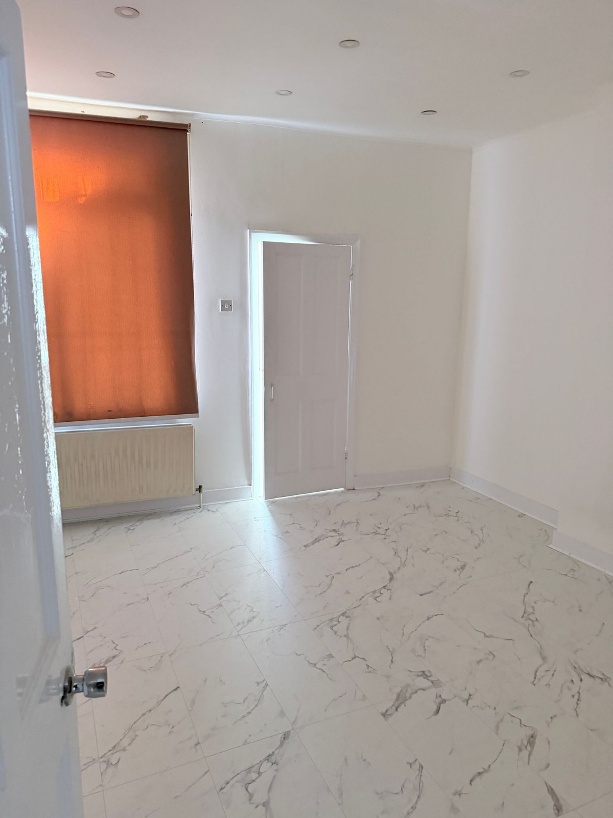 Spacious 3-Bedroom Terraced House to Rent – Hawthorne Avenue, CR4