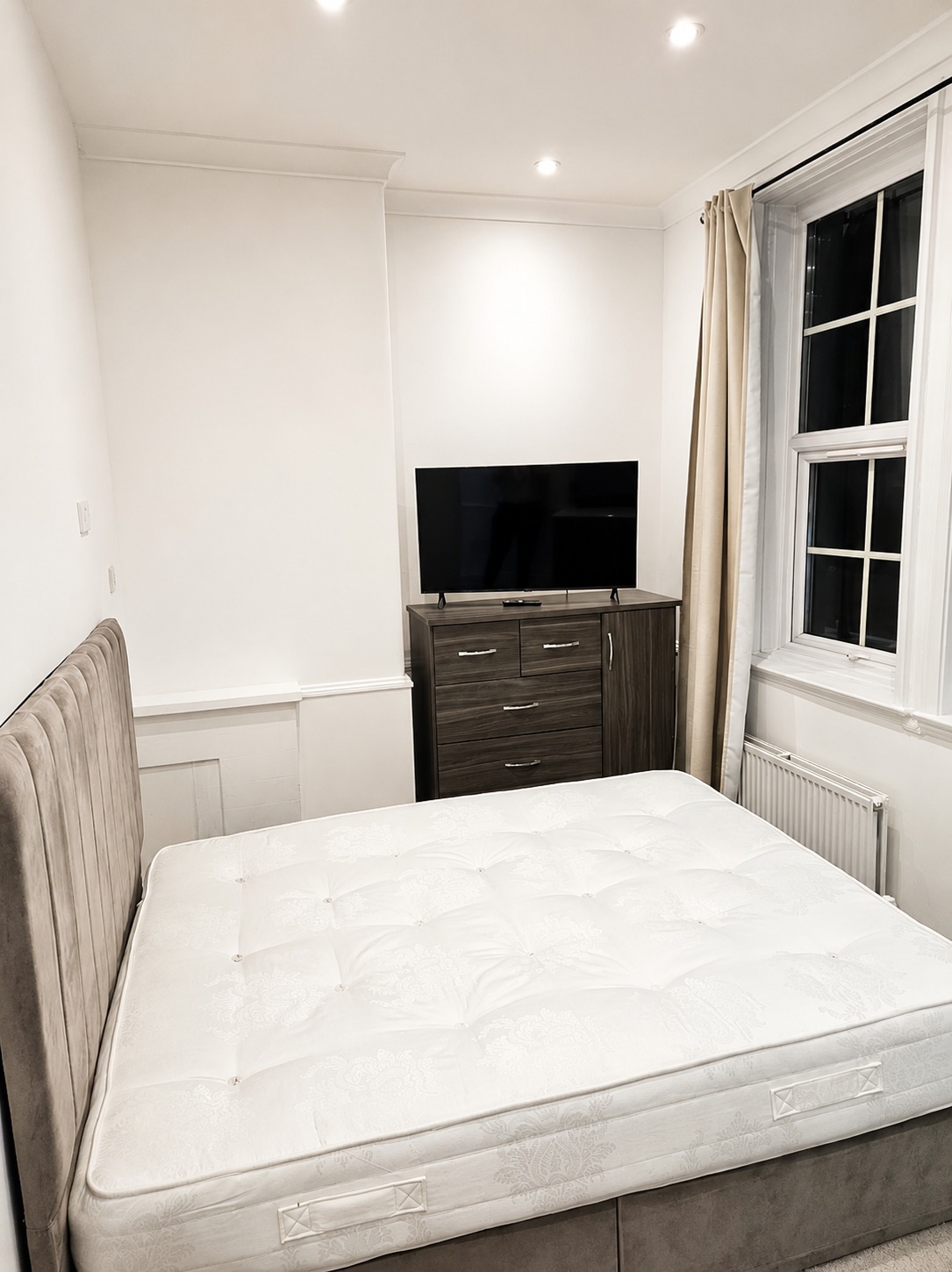 Spacious Studio Flat to Rent on Wandsworth High Street, SW18