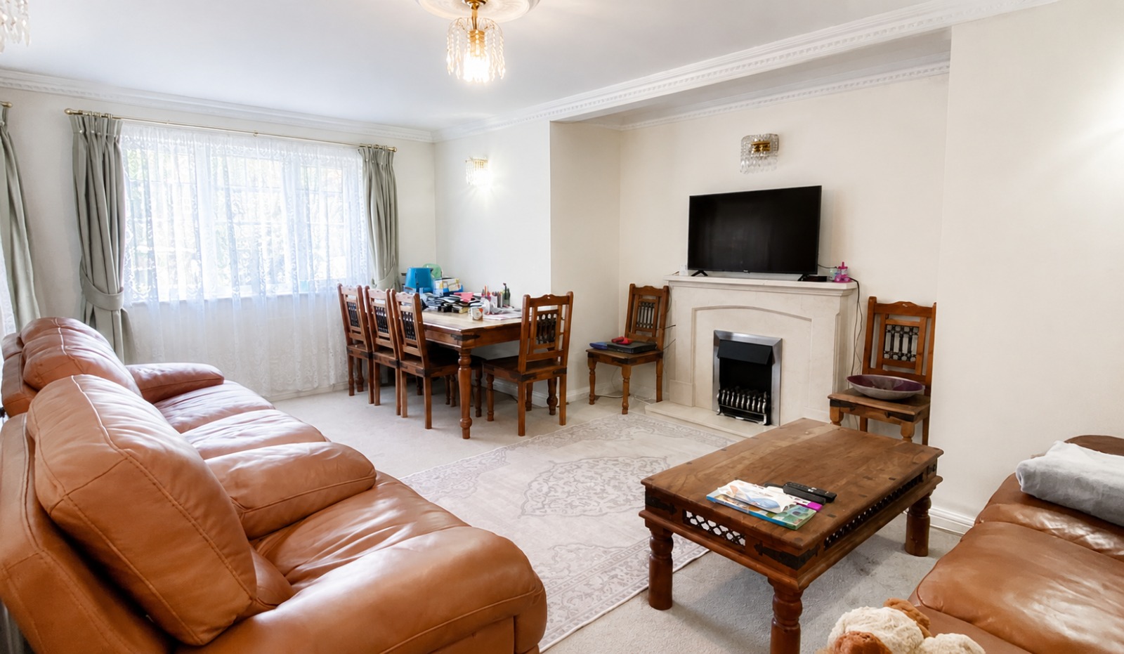 Spacious 2-Bedroom, 2-Bathroom Flat with Garage and Private Outdoor Area – Faygate Court, CR2