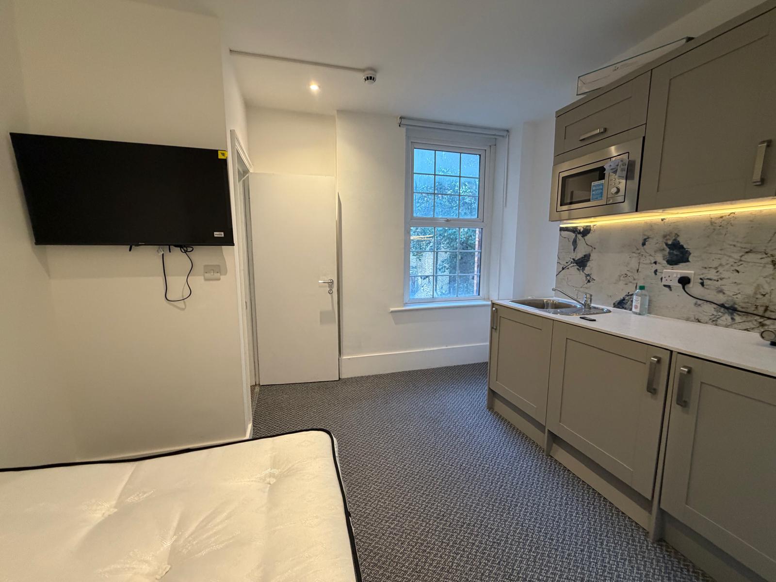 Furnished Second-Floor Studio Flat – Bond Street, W5