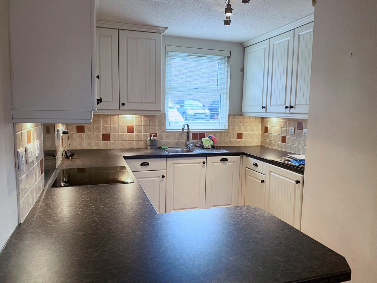 Spacious Fully Furnished Ground Floor Studio – Leigham Court Road, SW16