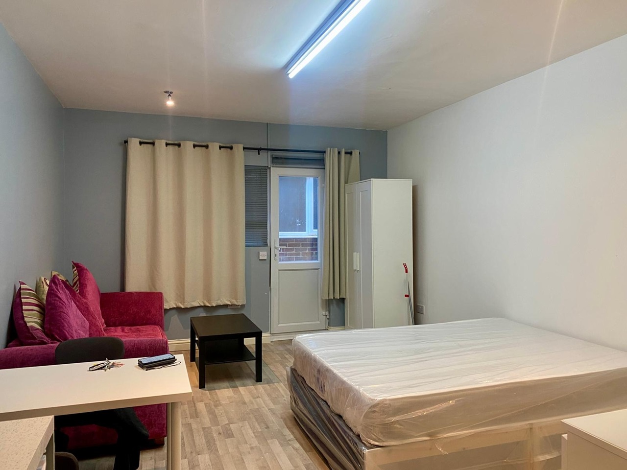 Furnished Self-Contained Studio Flat in Quiet Residential Location – Bensham Grove, Thornton Heath, CR7