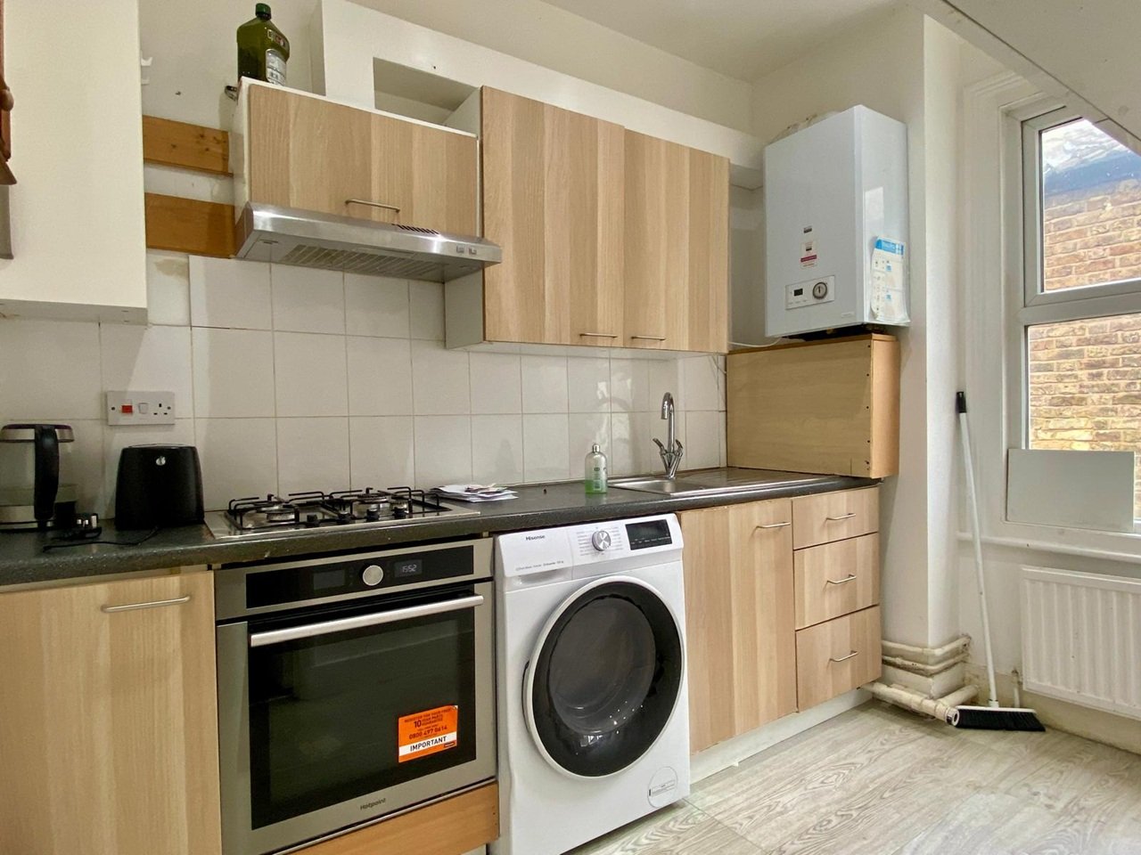 Spacious 2 Bedroom First Floor Flat, Nova Road, CR0
