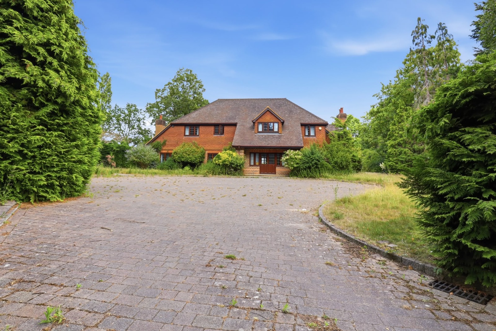 Exceptional 5-Bedroom Detached Residence with Self-Contained Annexe Studio & Private Tennis Court | Woodhill, Send, Woking, GU23